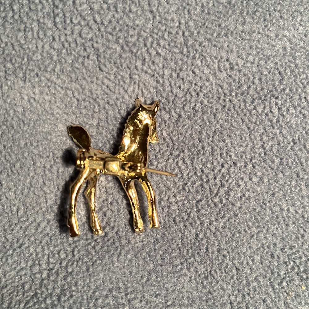 2 brooches. Teddy Bear and horse. Gold tone - Picture 6 of 8